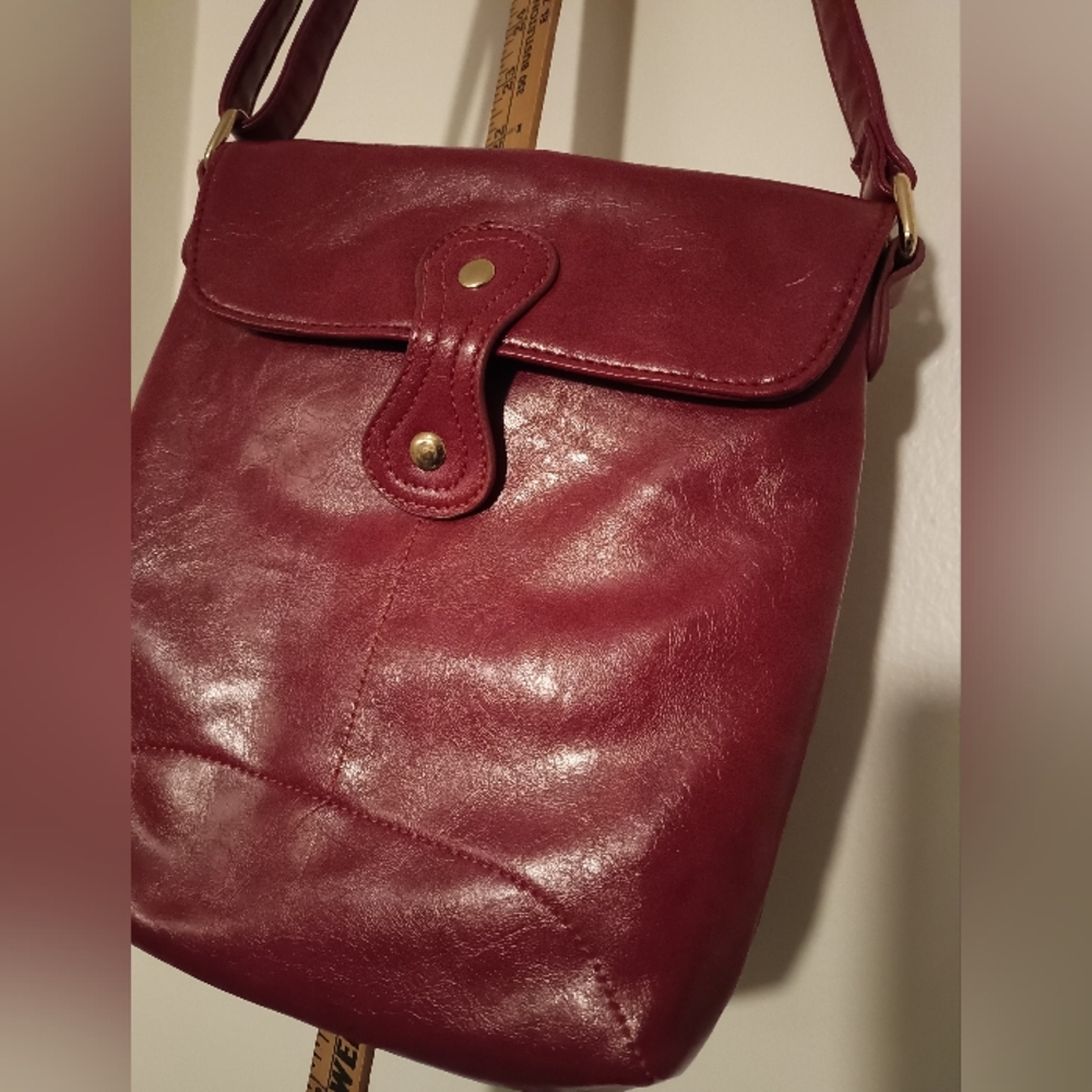 Blush Brend Dark Pink Leather Crossbody Bag In Excellent Condition